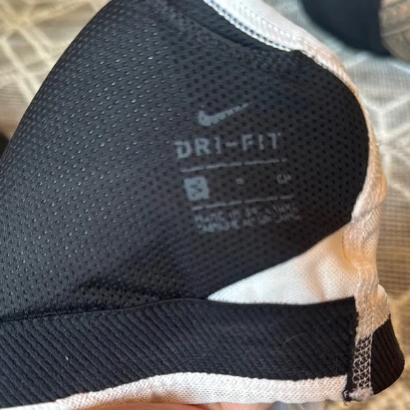 Nike Women's Dri Fit Black and white Sports Bra - woman’s size S - like new - Picture 4 of 4